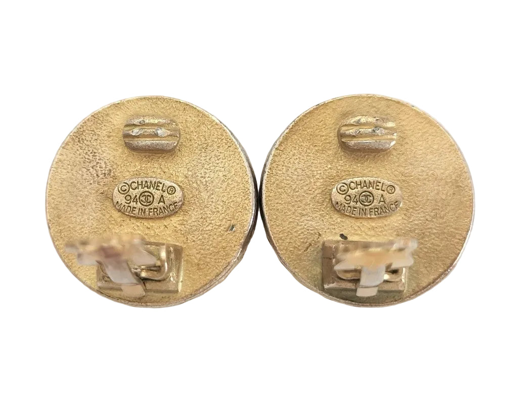 Pre-Owned Chanel CC Gold & Black Circle 94' Clip On Earrings CHA.J.1115