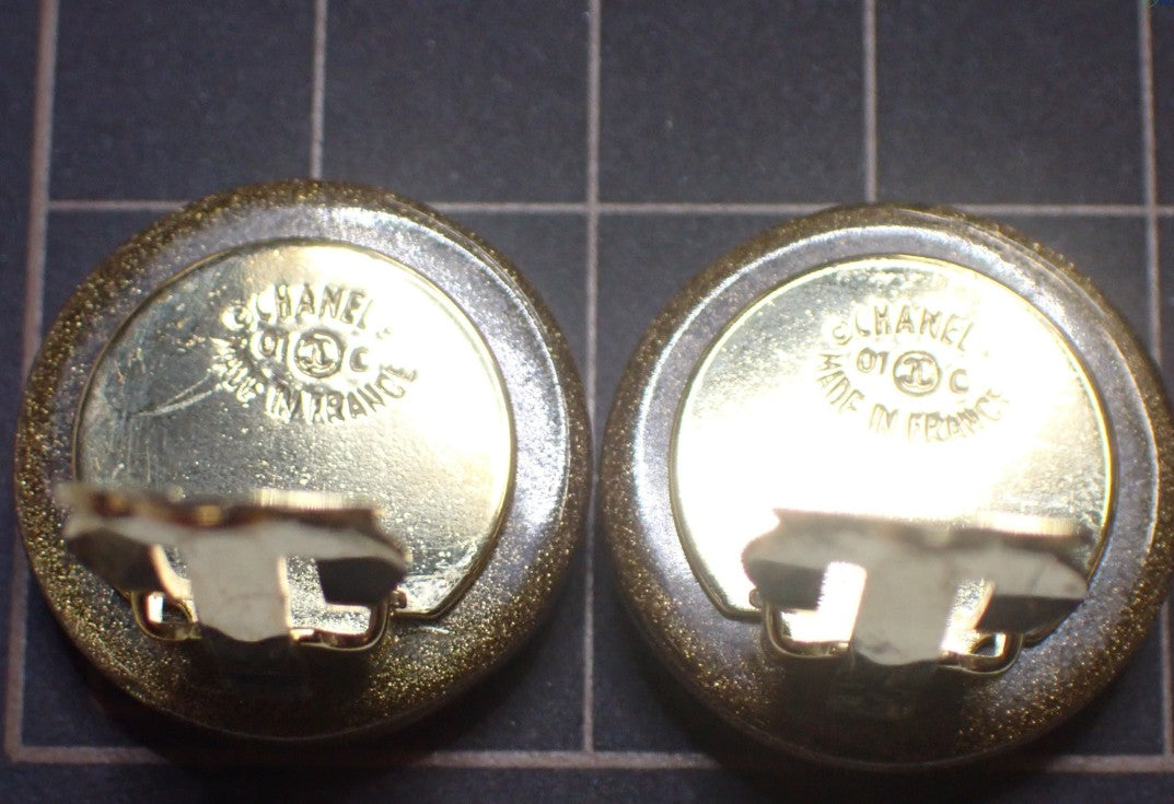 Pre-Owned Chanel Four Leaf Clover 2001 Clip On Earrings CHA.J.1125