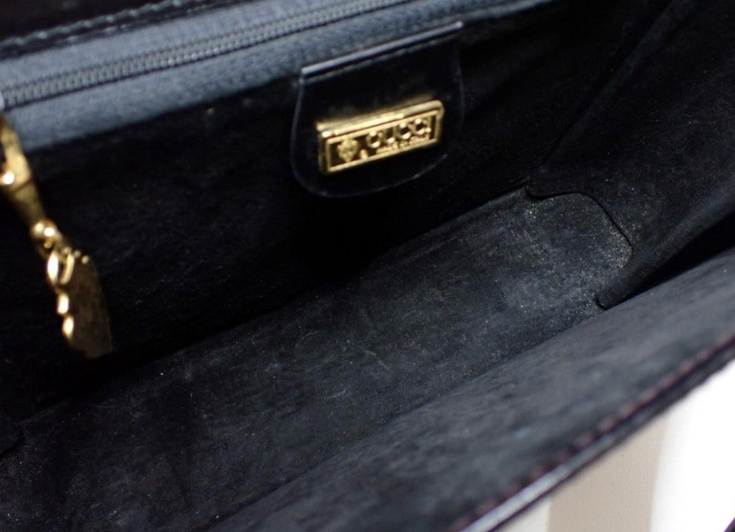 Pre-Owned Gucci Vintage Leather Adjustable Strap Shoulder Bag (Black) GUC.B.1080