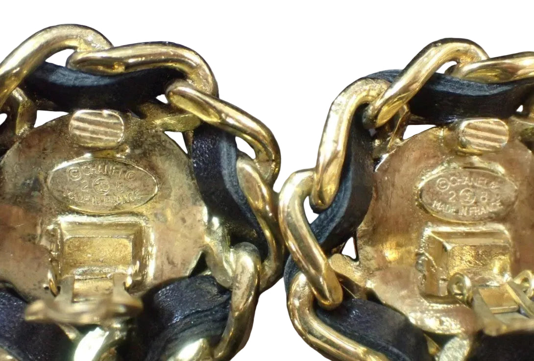 Pre-Owned Chanel Vintage Coco Mark Large Chain Link Gold & Black Leather Clip on Earrings CHA.J.1135