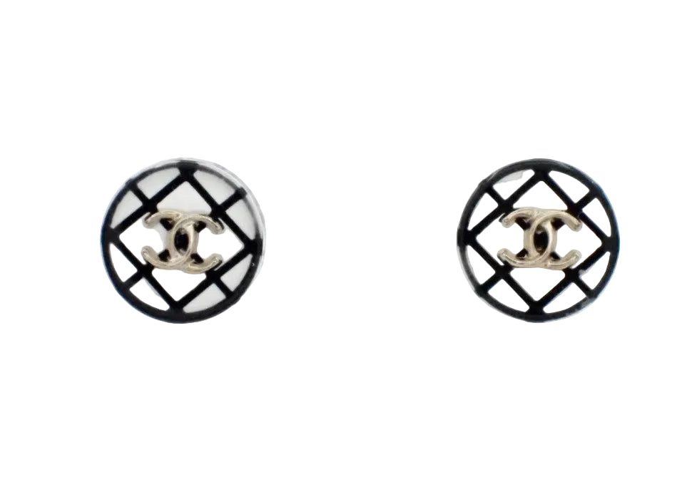 Pre-owned Chanel Argyle Black, White & Silver 2019 Pierced Earrings CHA.J.1134