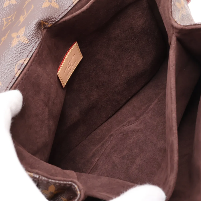 Pre-Owned Louis Vuitton Pochette Metis Monogram Coated Canvas Crossbody LOU.B.1186