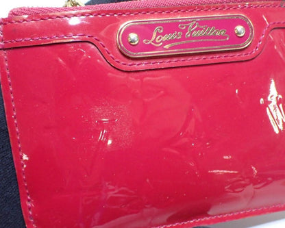 Pre-Owned Louis Vuitton Pochette Cle Small Vernis Leather (Dark Pink) LOU.S.1279