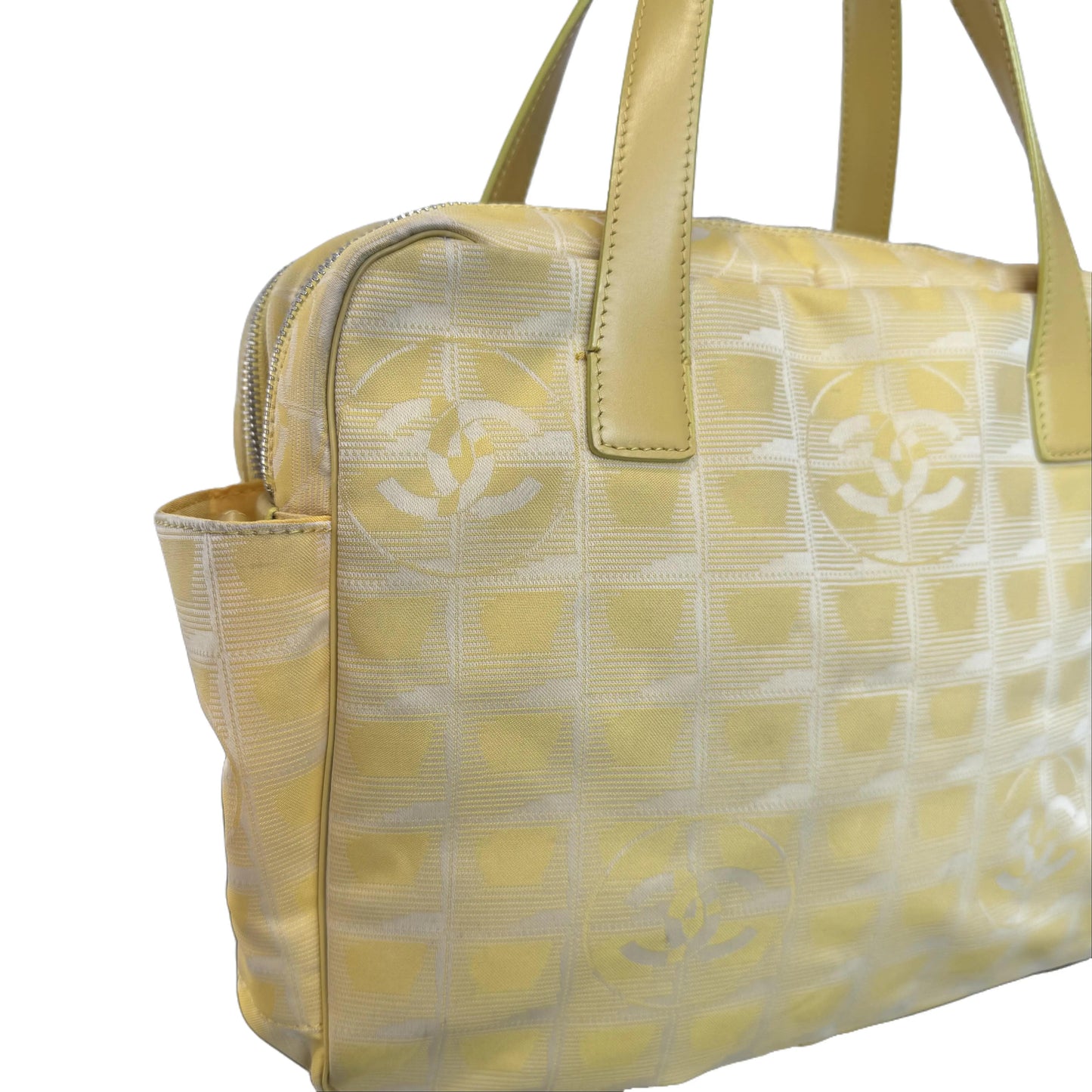 Pre-Owned Chanel New Travel Line Yellow Zip Around Tote CHA.B.1028