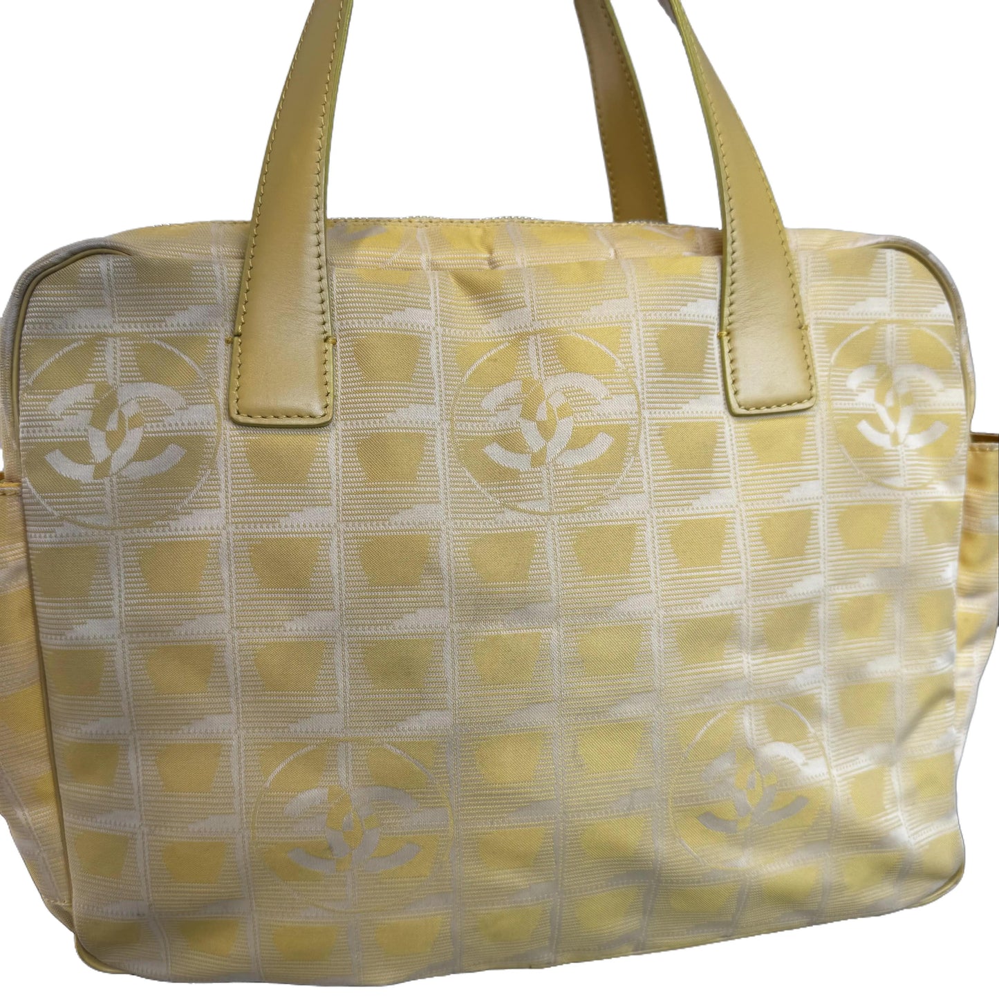 Pre-Owned Chanel New Travel Line Yellow Zip Around Tote CHA.B.1028
