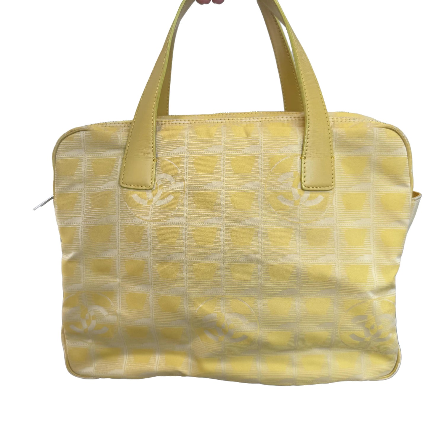 Pre-Owned Chanel New Travel Line Yellow Zip Around Tote CHA.B.1028