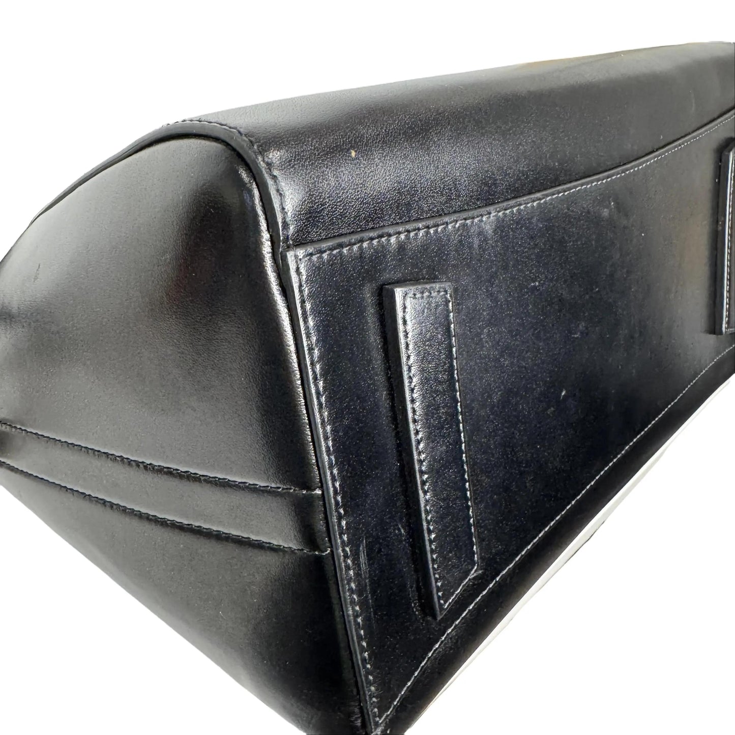 Pre-Owned Givenchy Shiny Antigona Large Shoulder Bag GIV.B.1000