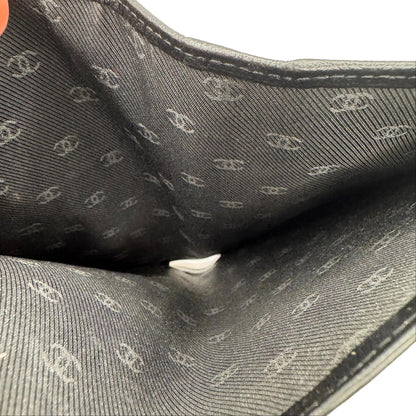 Pre-Owned Chanel Coco Button Calf Leather Long Wallet CHA.S.1008