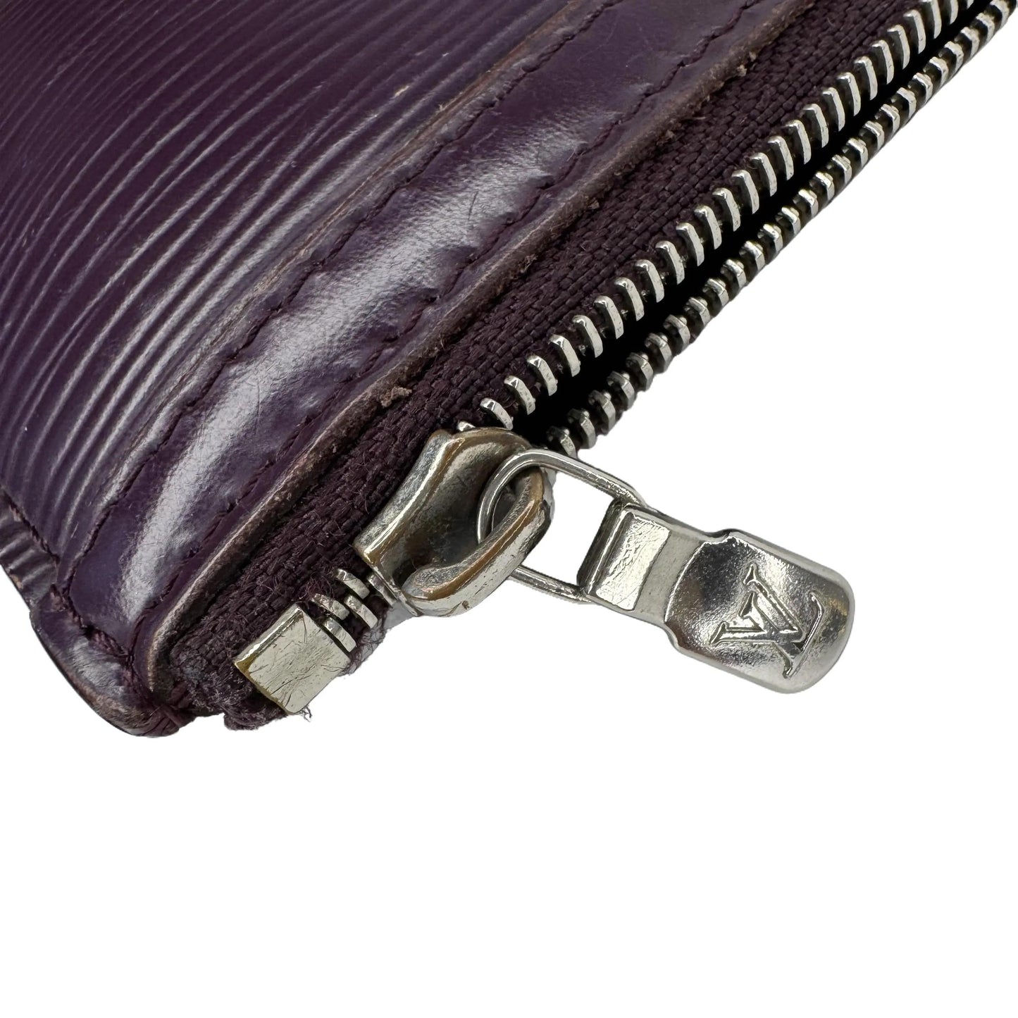Pre-Owned Louis Vuitton Pochette Cle Small Epi Leather (Purple) LOU.S.1292