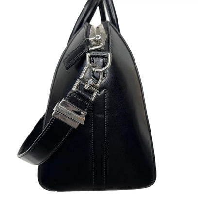 Pre-Owned Givenchy Shiny Antigona Large Shoulder Bag GIV.B.1000